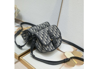 디올 미니 갤롭백 (가방)