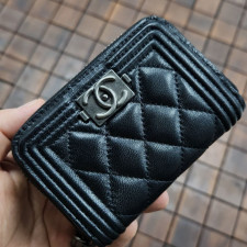 샤넬 346 보이 램스킨 은장 지퍼 카드지갑