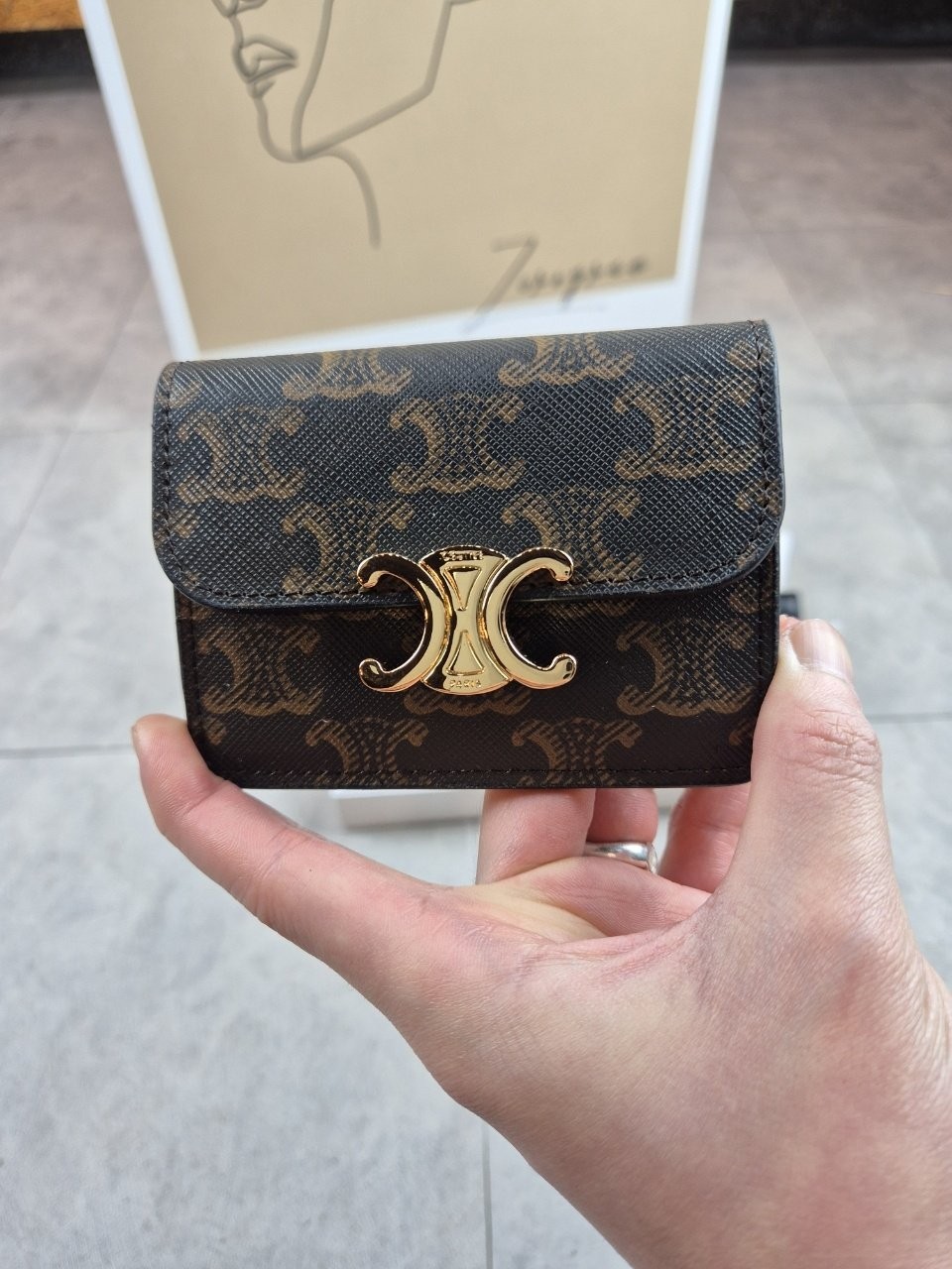 셀린느 샤이니 트리옴프 카드홀더 지갑