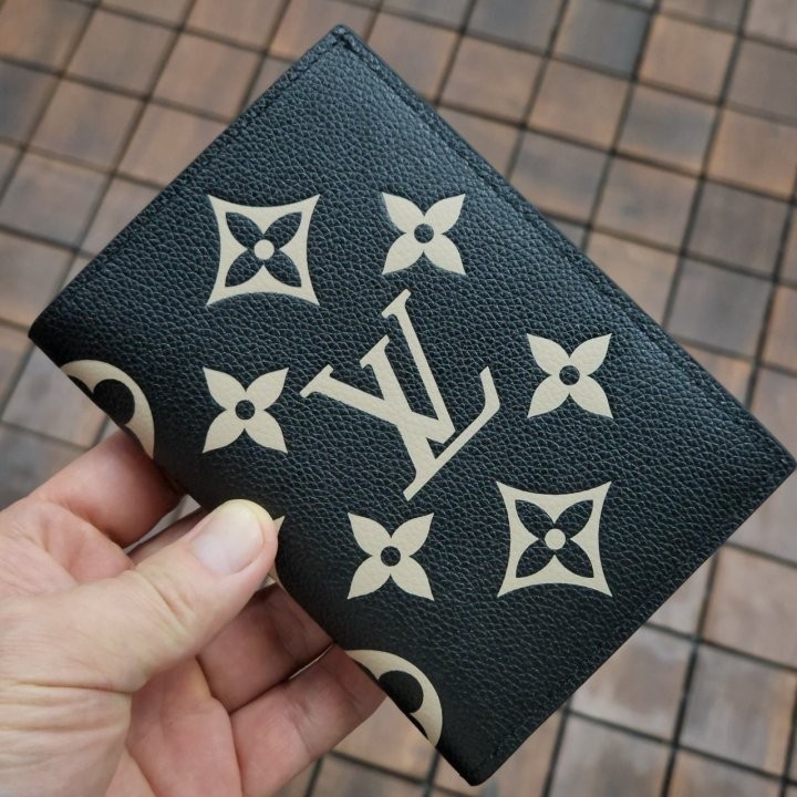 루이비통 363 여권 지갑