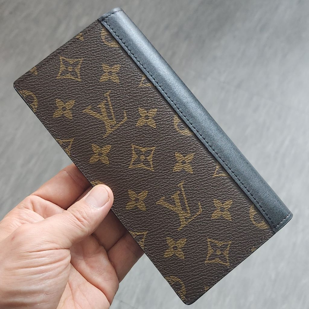 루이비통 106 브라짜 장지갑