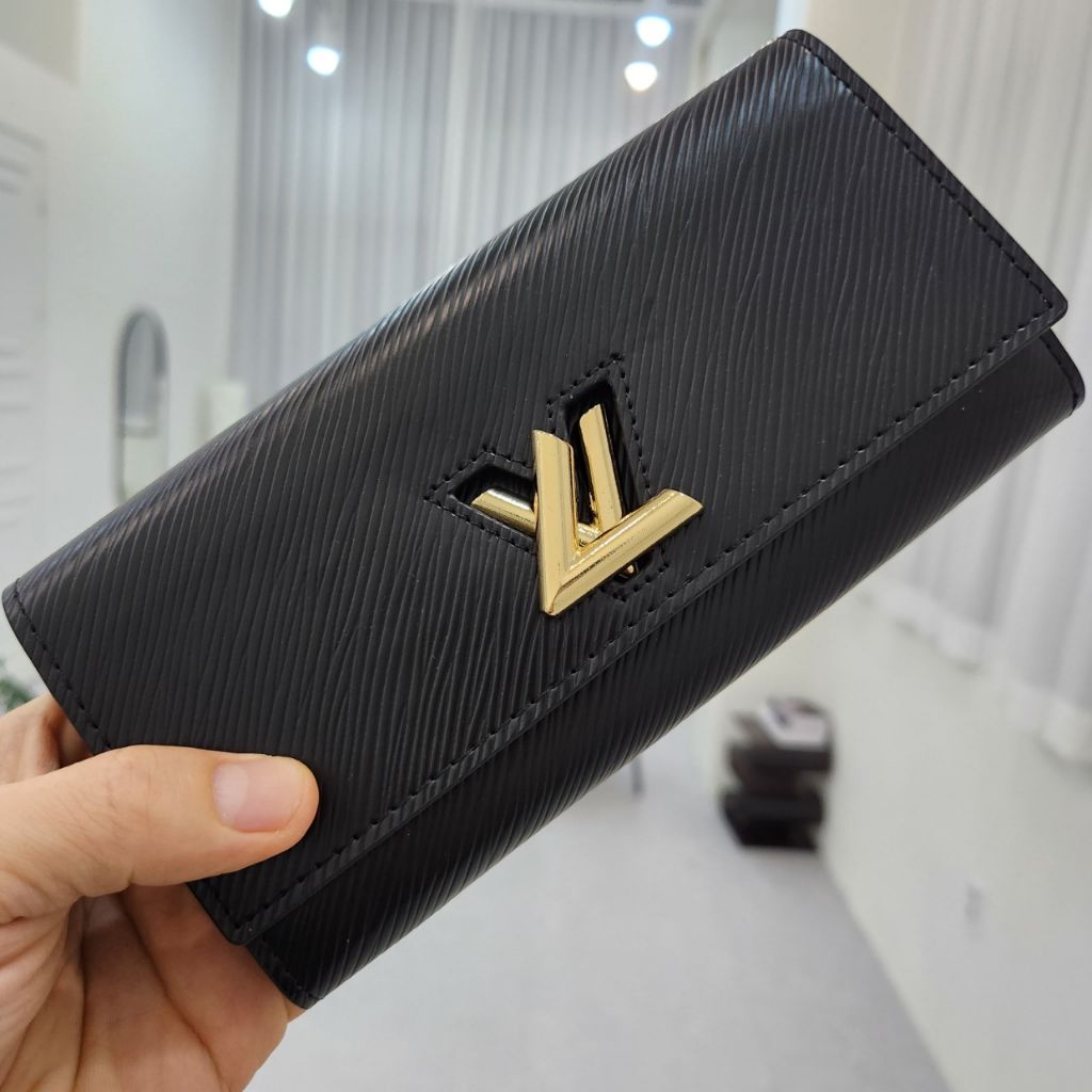 루이비통 317 트위스트 장지갑 금장