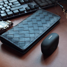 보테가베네타 244 인트레치아토 장지갑 네이비