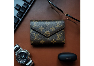 루이비통 223 빅토린 중지갑 브라운