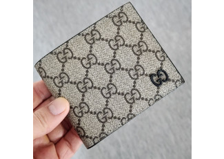 구찌 138 GG 디테일 블랙 반지갑