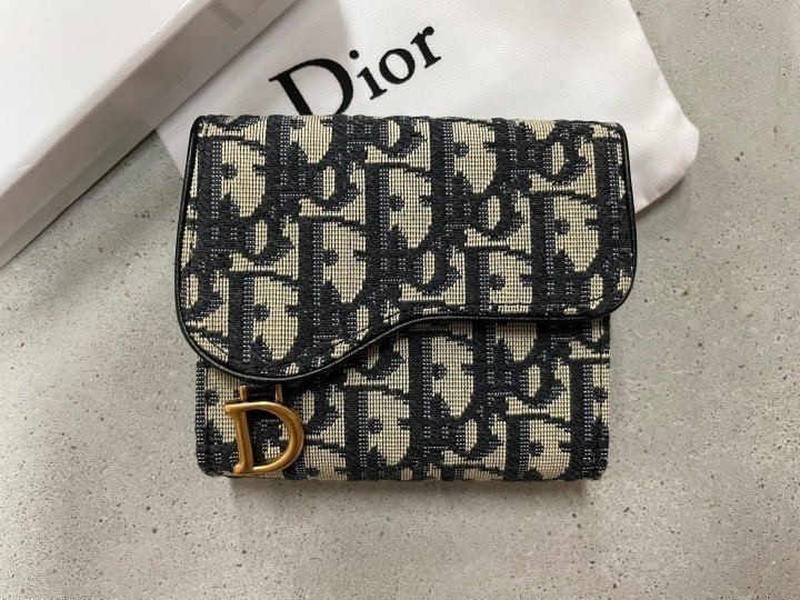 디올 새들 반지갑