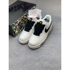 나이키 X 피스마이너스원 콜라보 NK06 에어포스 1 로우 파라노이즈 2.0 화이트 스니커즈 (신발)