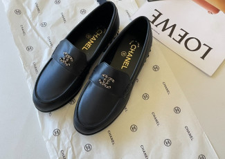 샤넬 19 체인 CC 로고 모카신 레더 로퍼 구두 (신발)