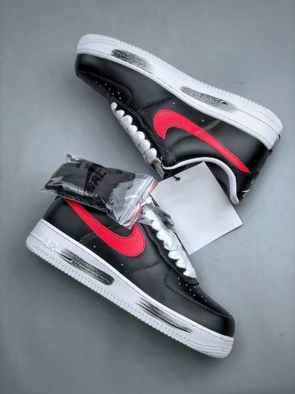 나이키 X 피스마이너스원 콜라보 NK05 에어포스 1 로우 파라노이즈 스니커즈 (신발)