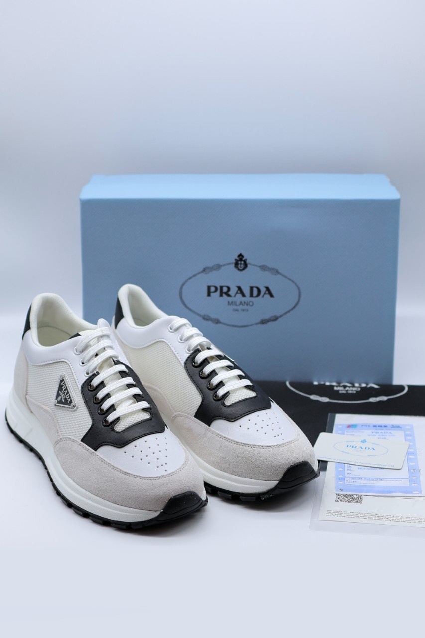 프라다 스니커즈 (신발)