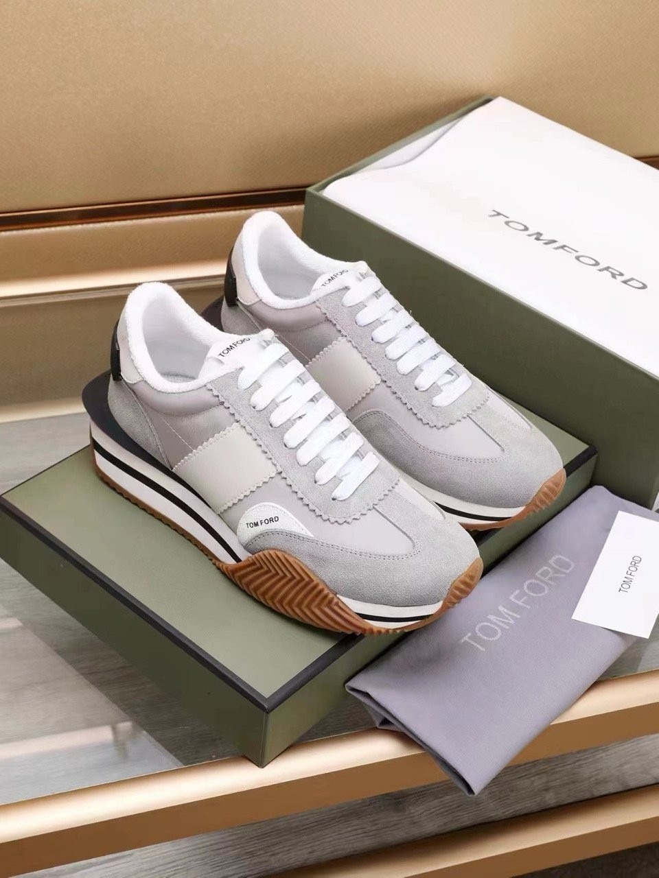 톰포드 제임스 레더 스웨이드 그레이 스니커즈 (신발)