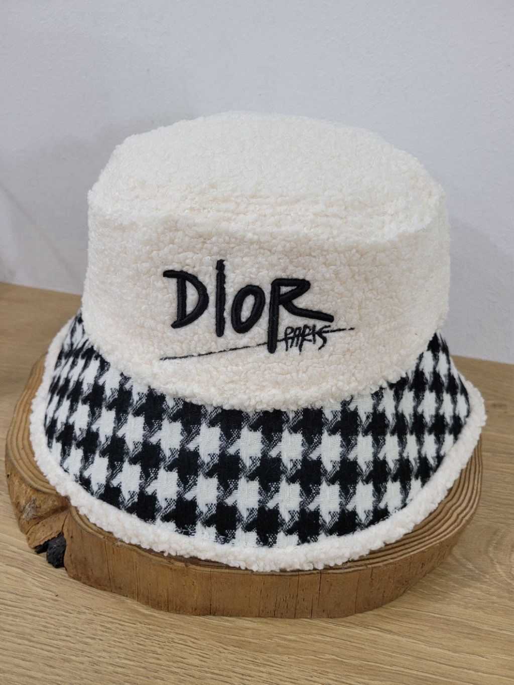 디올 뽀글이 버킷햇 (모자)