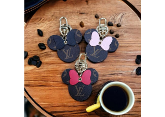 루이비통 453 미키마우스 키링