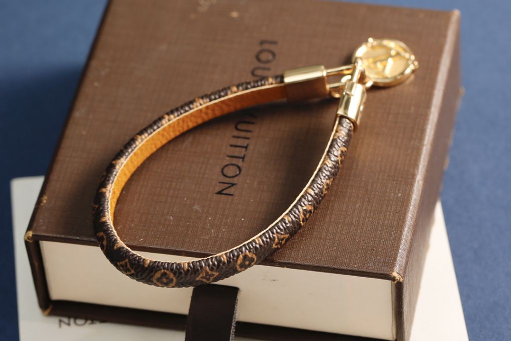 루이비통 KJ020 블루밍 브레이슬릿 모노그램 팔찌