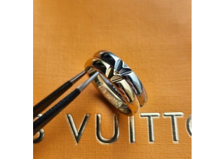 루이비통 329 20FW 볼트 반지