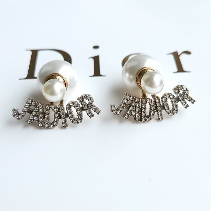 디올 358 자디올 트리발 귀걸이