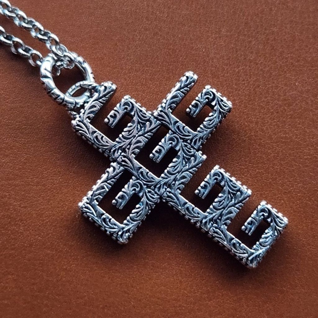 구찌 478 스퀘어 G 십자가 목걸이