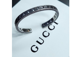 구찌 스퀘어 G 팔찌