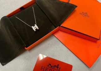 에르메스 팝아슈 화이트 목걸이