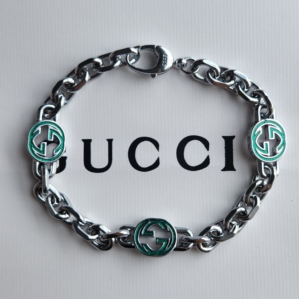 구찌 에나멜 인터로킹 G 체인 팔찌