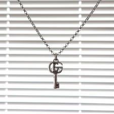 구찌 141 더블 키 목걸이