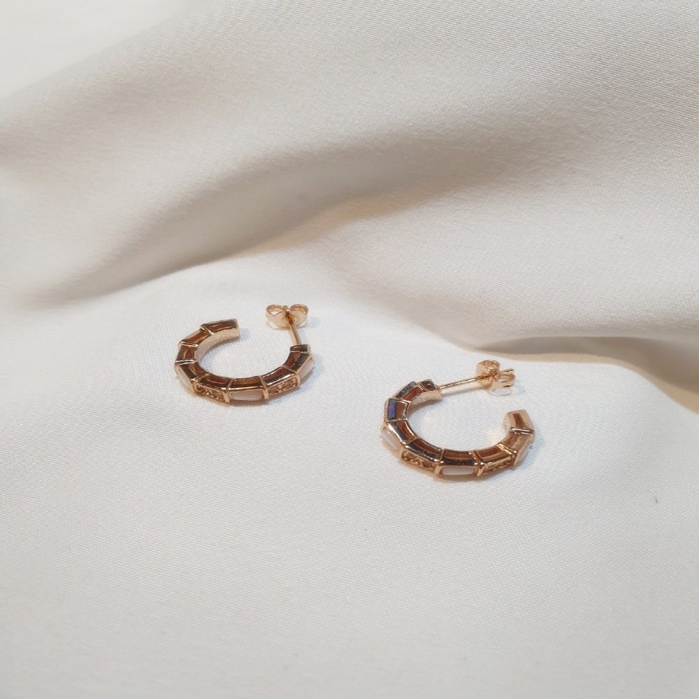 불가리 세르펜티 큐빅 앤 화이트 귀걸이