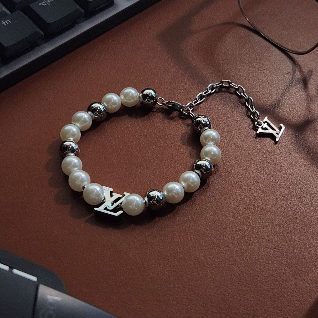 루이비통 446 모노그램 펄 팔찌