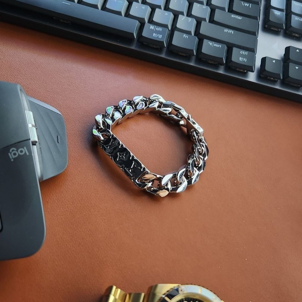 루이비통 480 모노그램 체인 팔찌