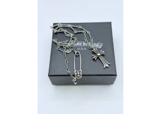 크롬하츠 ME11 세이프티 핀과 십자가 펜던트 목걸이