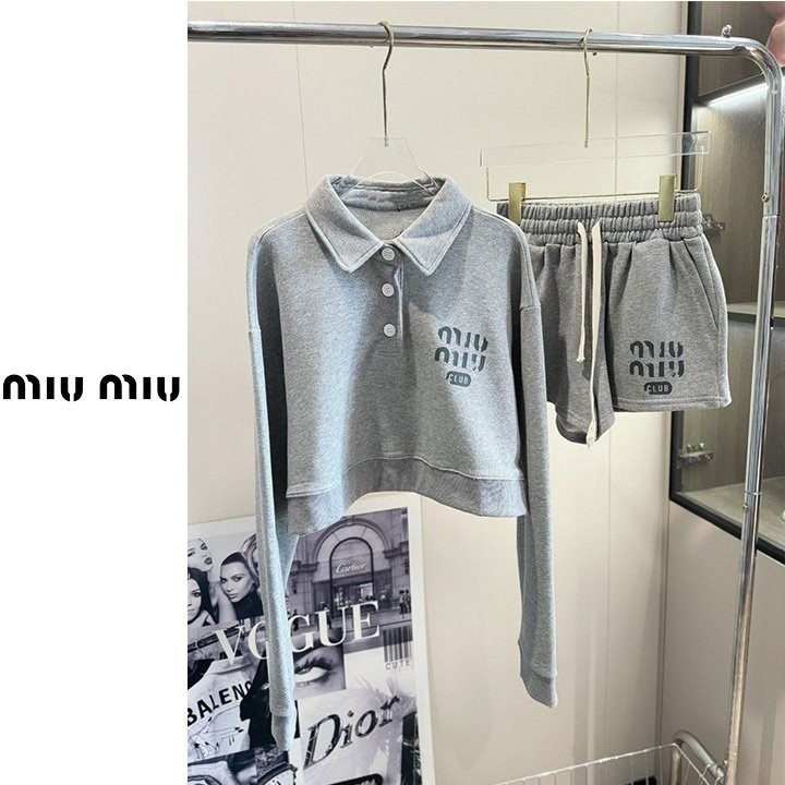 미우미우 여성 카라 맨투맨 반바지 세트