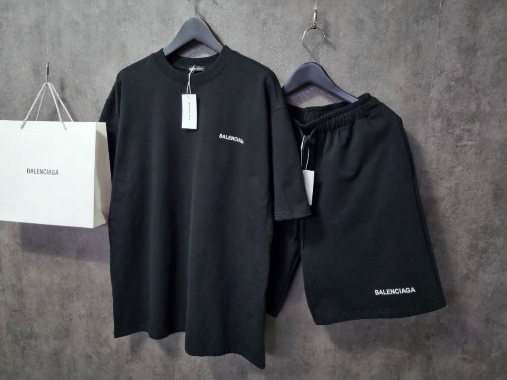 발렌시아가 백로고 트레이닝 세트