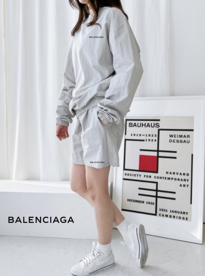 발렌시아가 여성 레터링 윈드 라인 맨투맨 반바지 세트