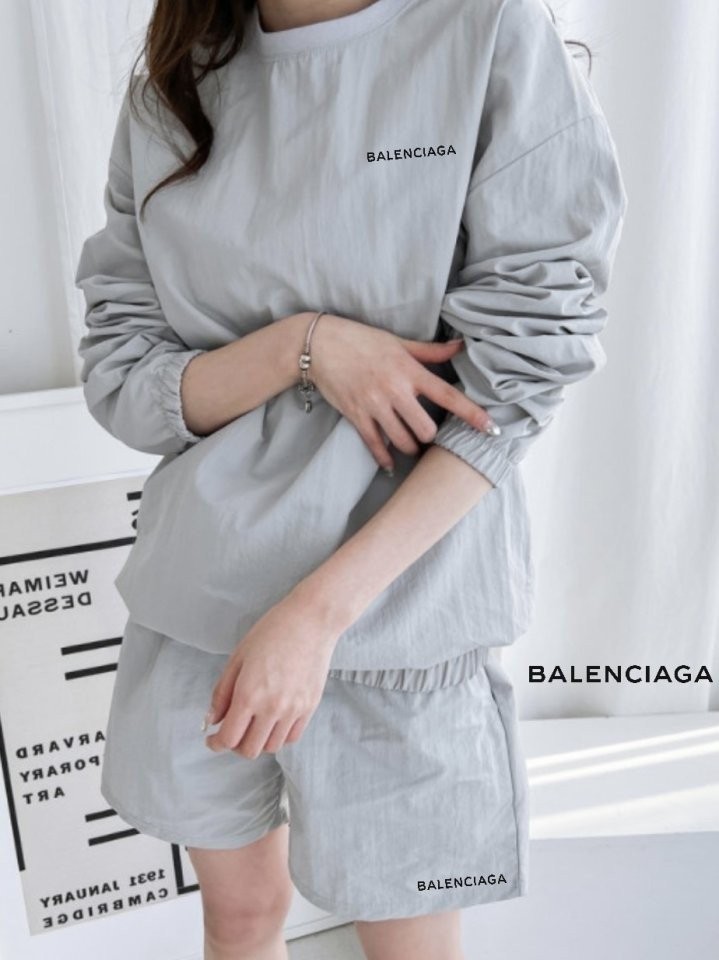 발렌시아가 여성 레터링 윈드 라인 맨투맨 반바지 세트