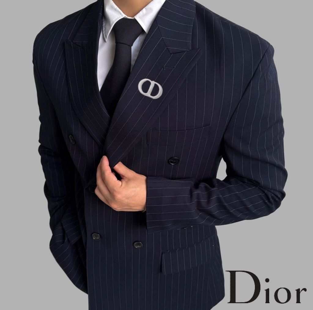 디올 타모 스트라이프 투버튼 수트 세트