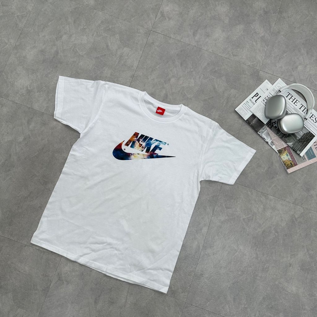 나이키 우주 로고1 반팔티