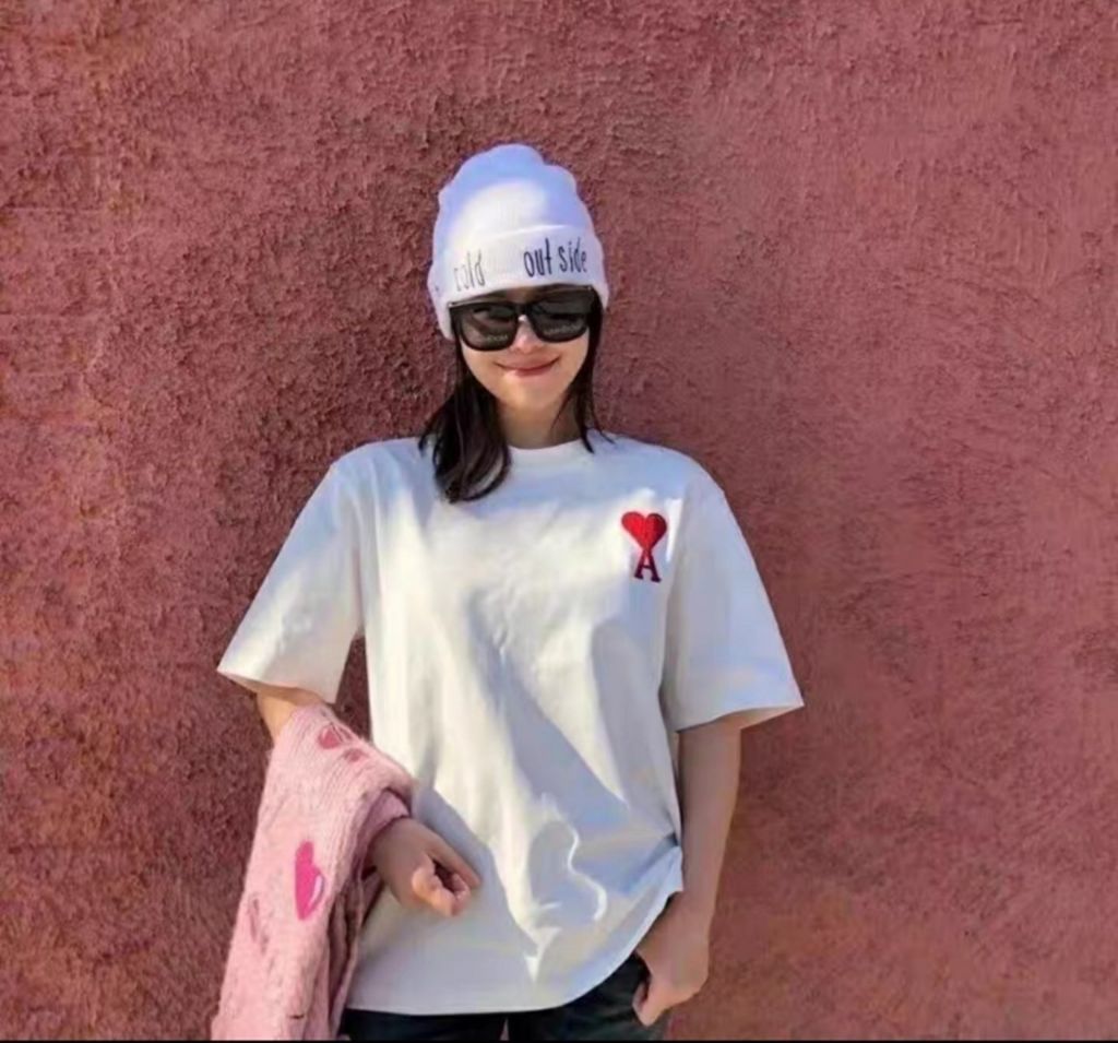 아미 여성 빅하트 자수 라운드 반팔티