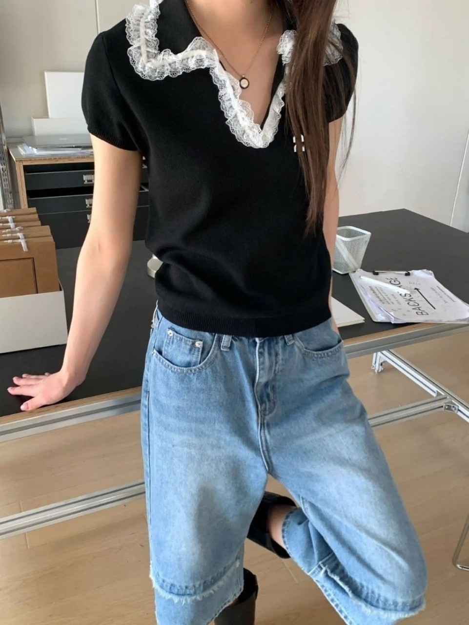 미우미우 여성 프릴 레이스 오픈 카라 반팔 니트