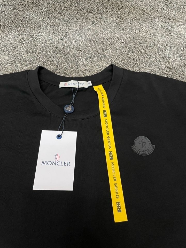 몽클레어 펜트라 패치 자수 반팔티