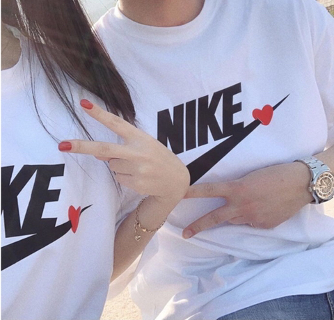 나이키 레드 하트 반팔티