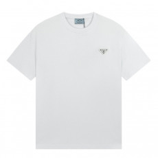 프라다 화이트 뱃지 라운드 반팔티