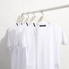 돌체앤가바나 숄더 라벨 브이넥 반팔티