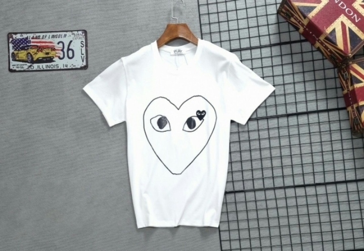 꼼데가르송 에잇투 블랙 라인 프린트 하트 반팔티