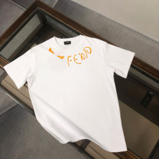 펜디 아이즈 넥스트 투더 레터 반팔티