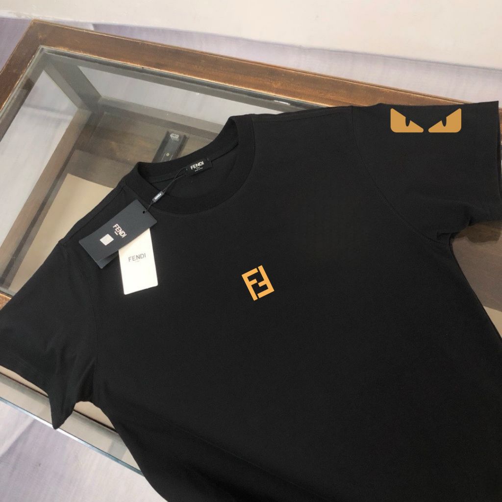 펜디 아이즈 온더 암즈 반팔티