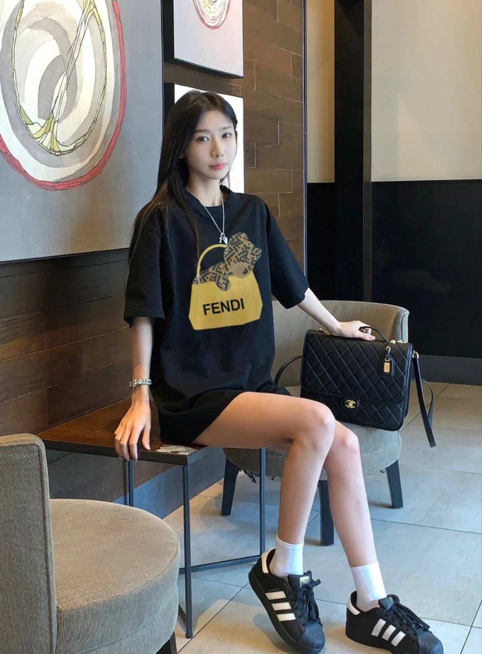 펜디 바구니 쇼핑 반팔티