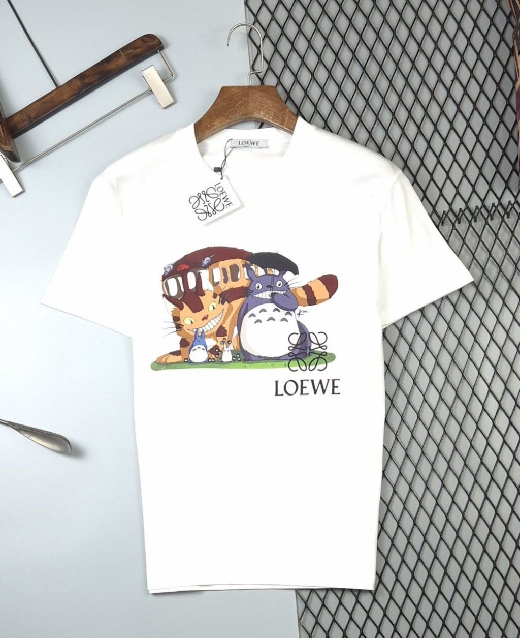 로에베 토토로 고양이 버스 모티브 반팔티