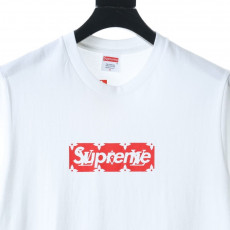 루이비통 X 슈프림 콜라보 박스 로고 반팔티