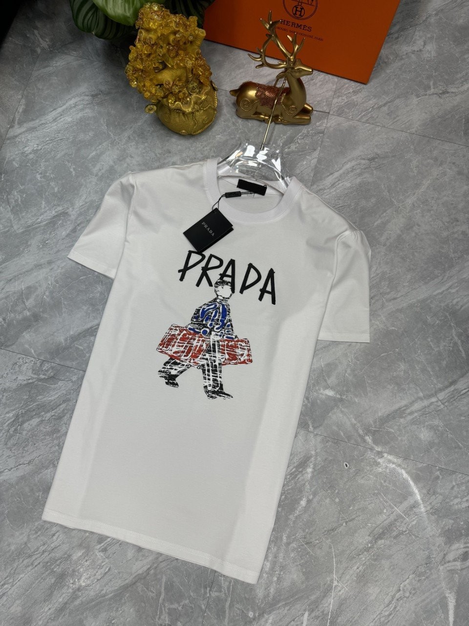 프라다 휴먼 로고 반팔티