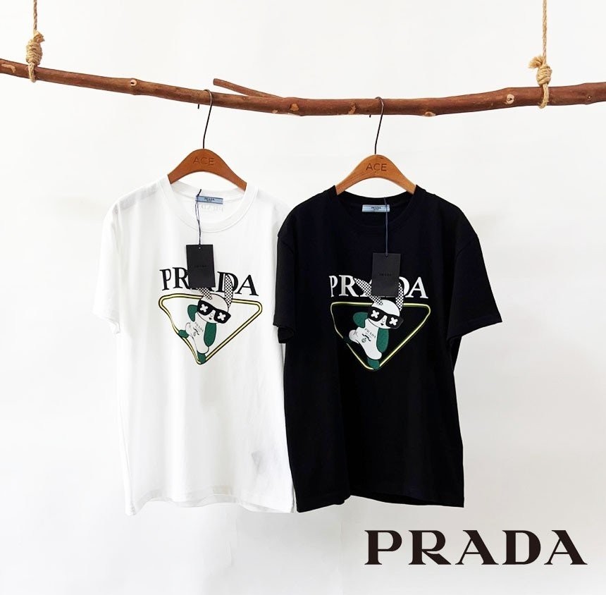 프라다 레빗 삼각 로고 반팔티