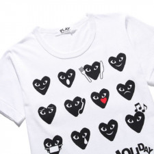 꼼데가르송 Houday Emoji 블랙 하트 반팔티